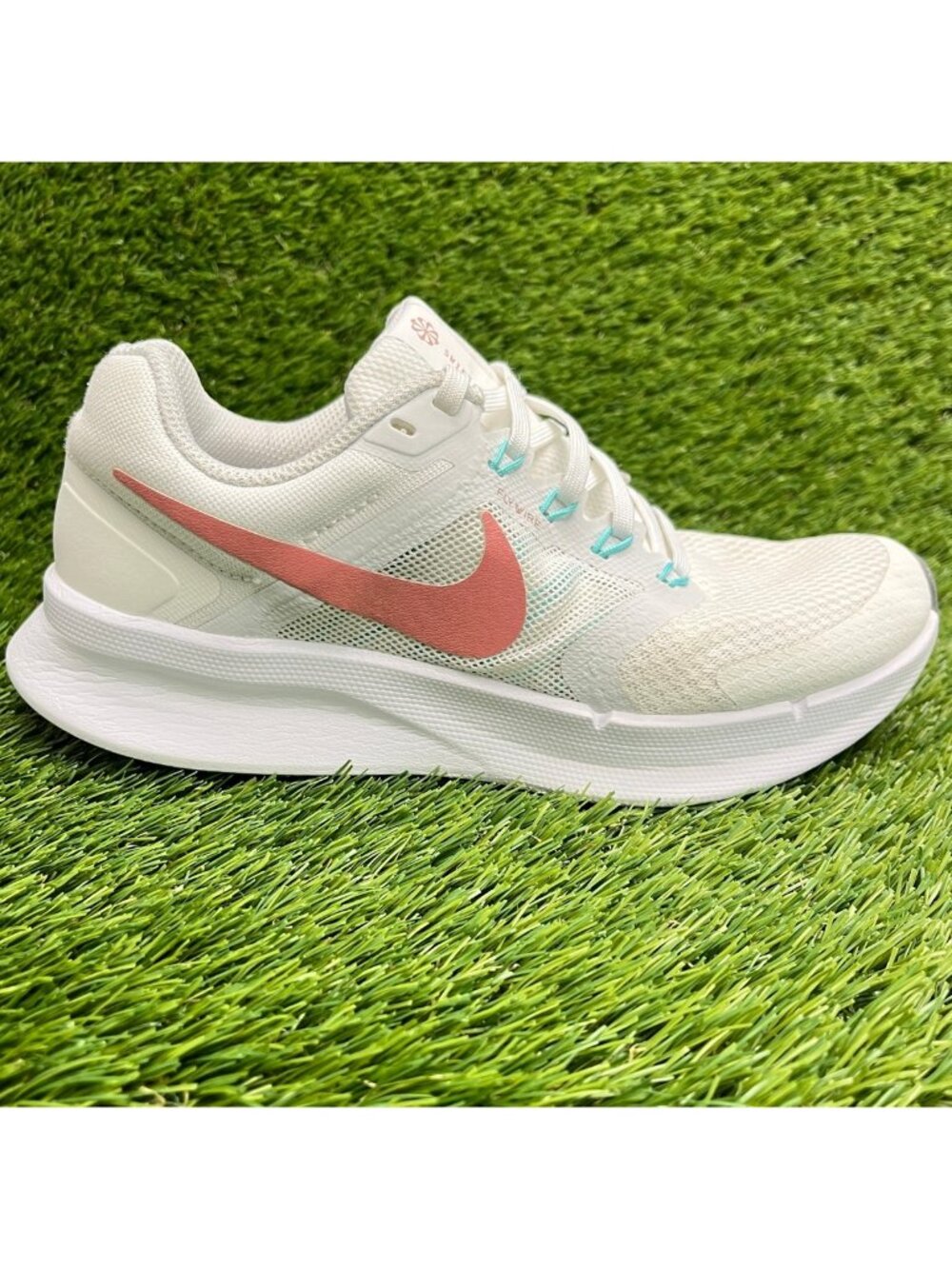 Nike Run Swift 3 Womens Size 6.5 Summit White Athletic Running Shoes Sneakers